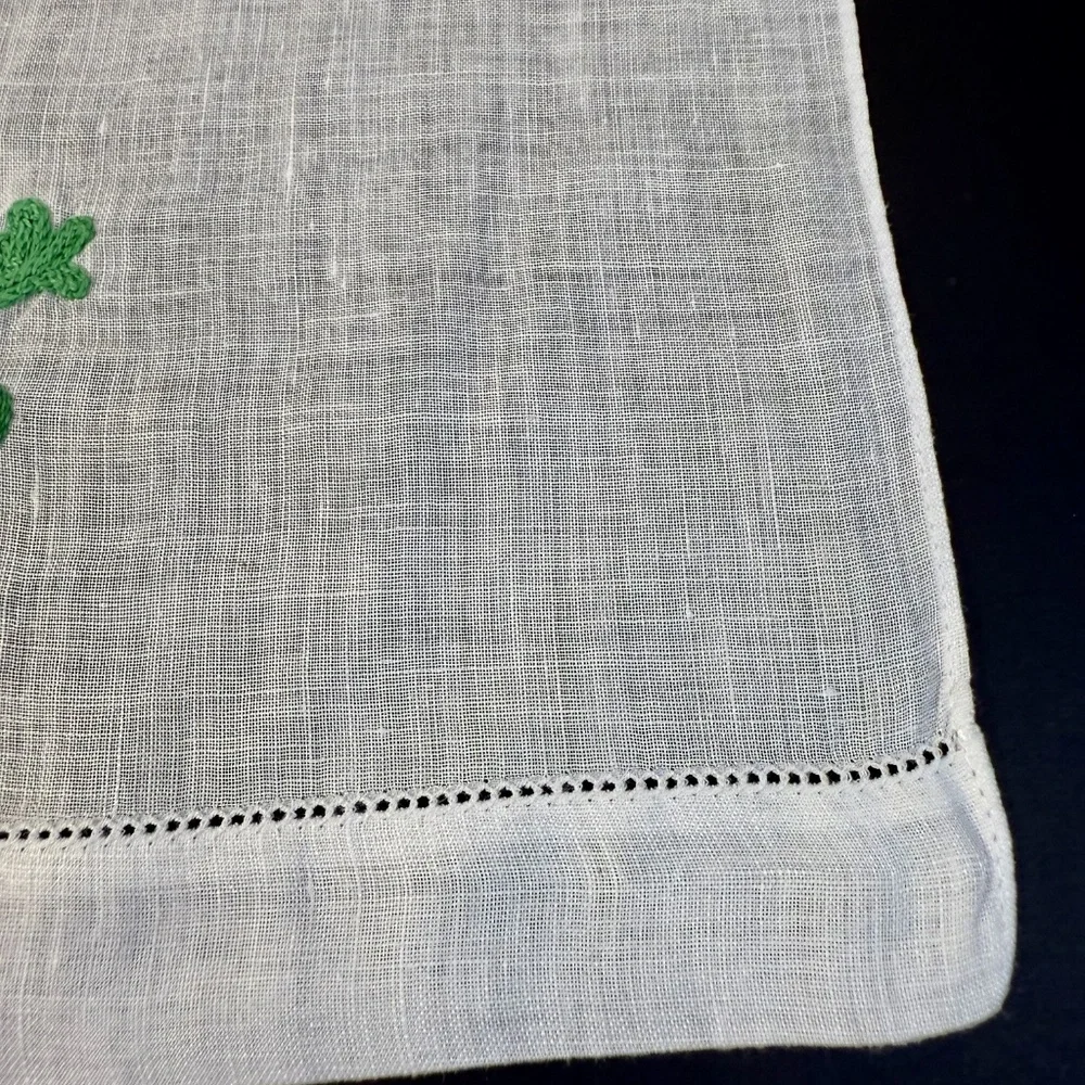 Vintage, 2 Unused White Madeira Linen , Embroidered Frog Finger Tip Guest Towels
